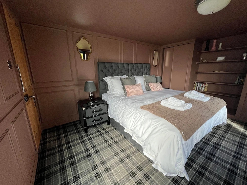 Boutique Barn - Sleeps 4 Parking & Private Garden