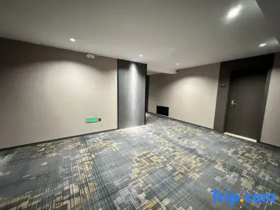 Sunshine 100 Hotel (Jilin Xi'an Road Linjiangmen Square)