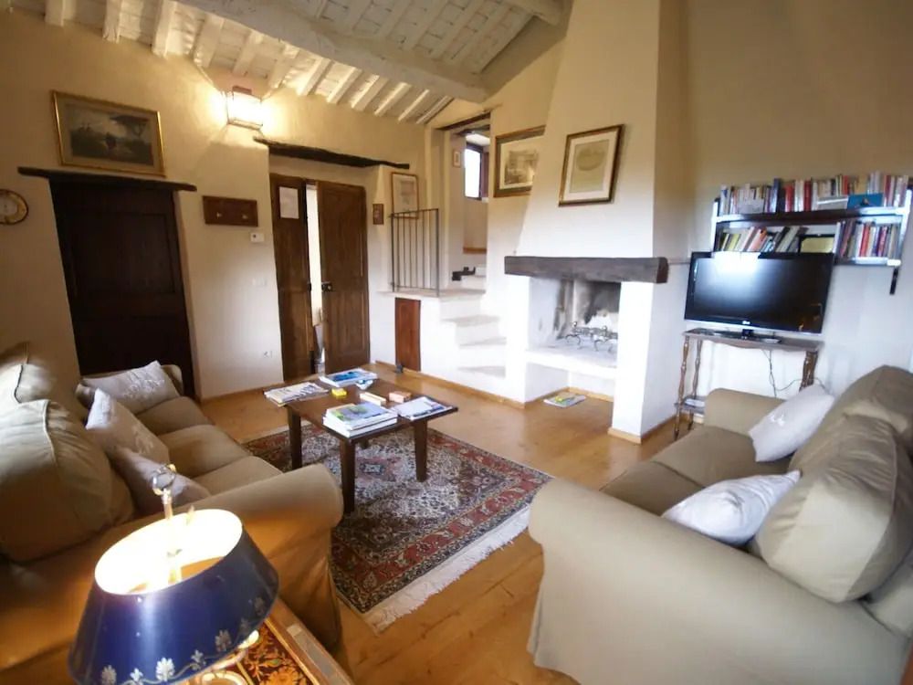 Belvilla by OYO Spacious Villa in Treia With Pool