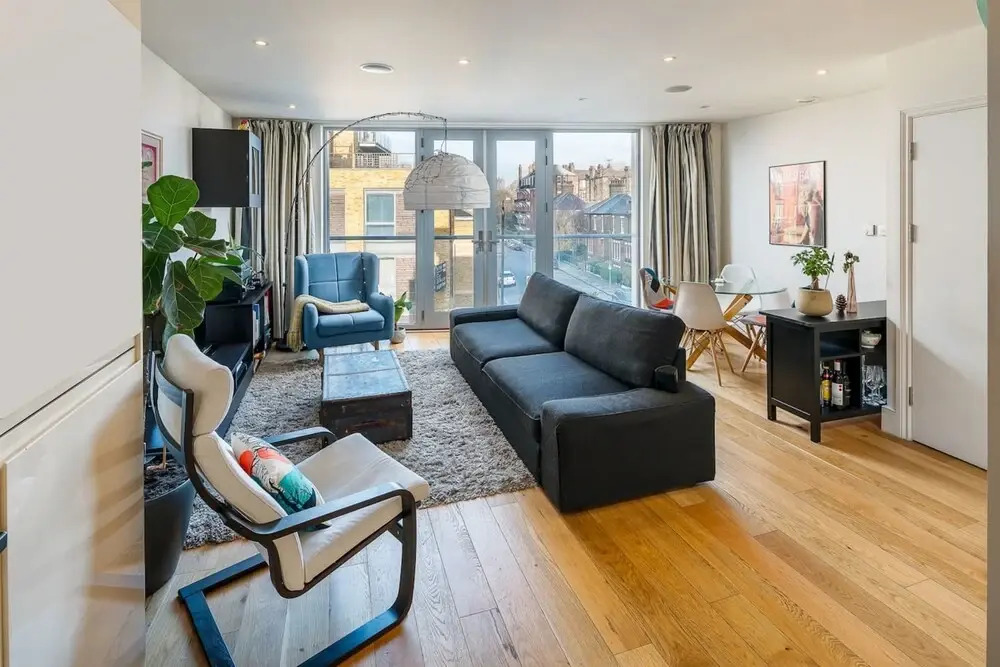 Bright Spacious 2bed 2bath in Battersea