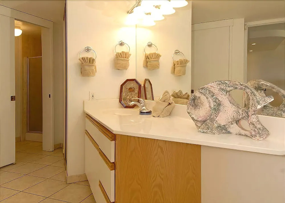 Kauhale Makai 535 - Two Bedroom Condo with Ocean View