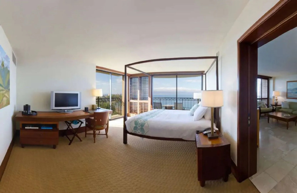 Royal Lahaina Resort & Bungalows