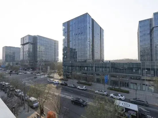 Xana Hotelle Hotel (Beijing Daoxianghu Subway Station)