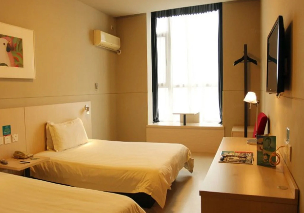 Jinjiang Inn Tiayuan Wuyi Square