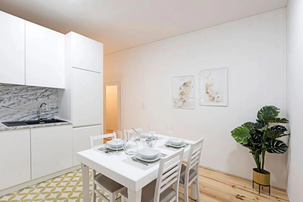Lóios 1BR Flat Downtown by LovelyStay