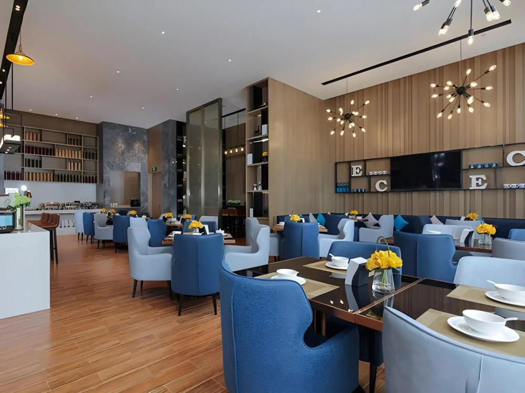 Echarm Hotel (Mile)