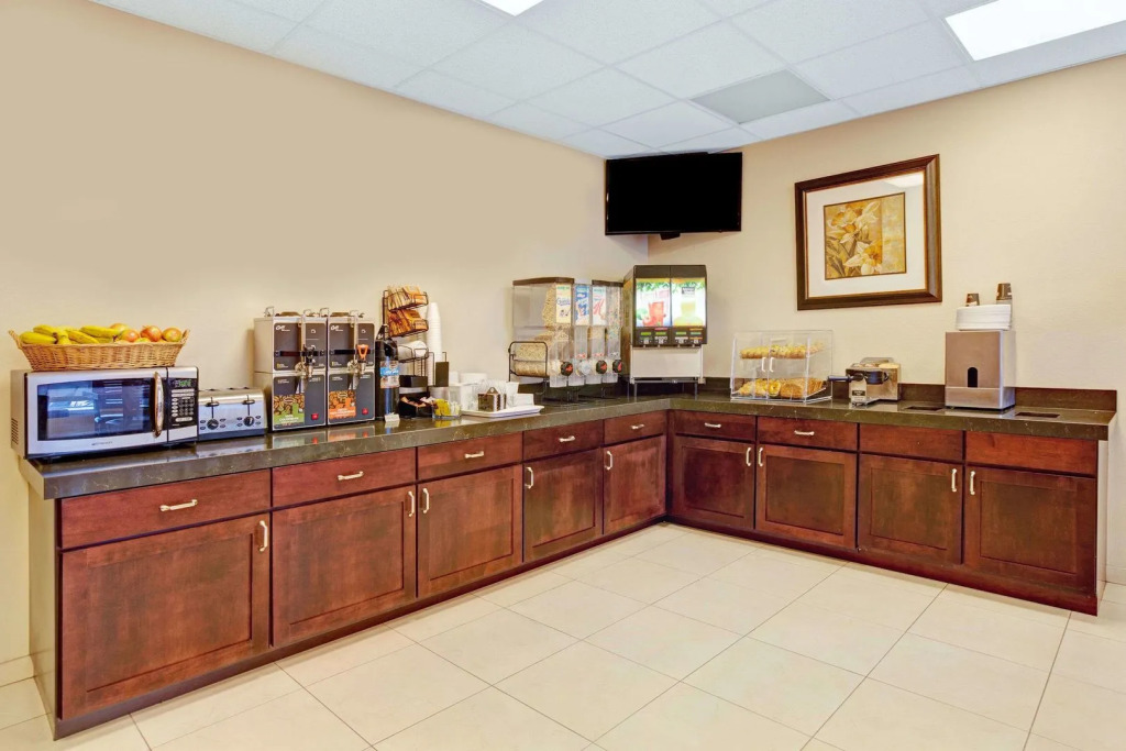 Hotel Aluxor SFO, Shuttle Service