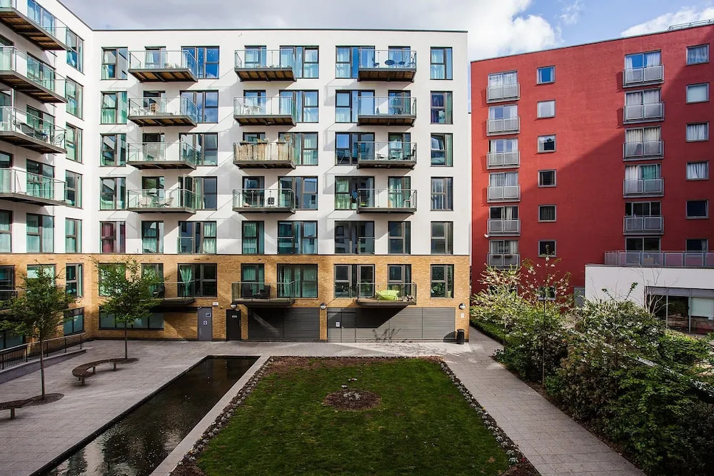 2 Bedroom Apartment With Balcony