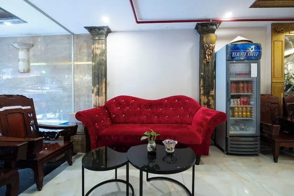 Crowne Meow Bui Vien Hotel 2