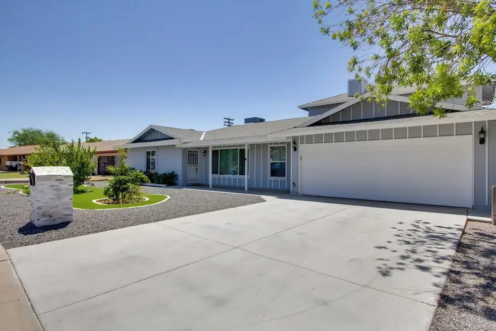 Ultimate Phoenix Group Getaway: Patio + Pool!