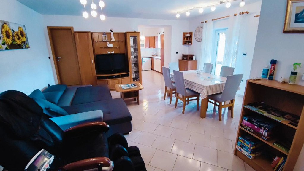 Apartment Wine & Olive oil Mofardin