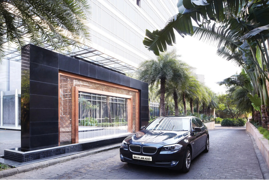 Отель Four Seasons Hotel Mumbai