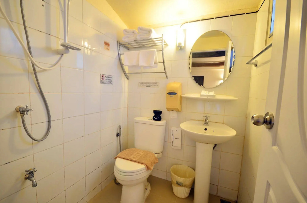Charcoa House & Cozy Hotel