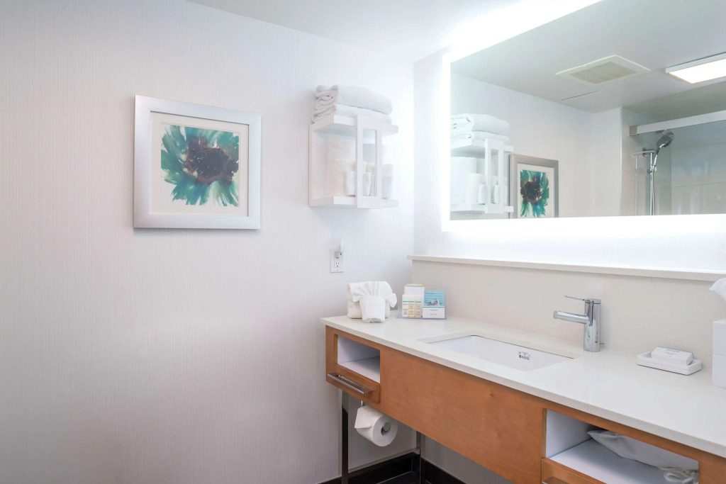 Hampton Inn & Suites, by Hilton - Vancouver Downtown