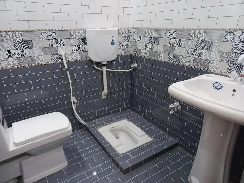 Cosy inn Near Millennium Mall