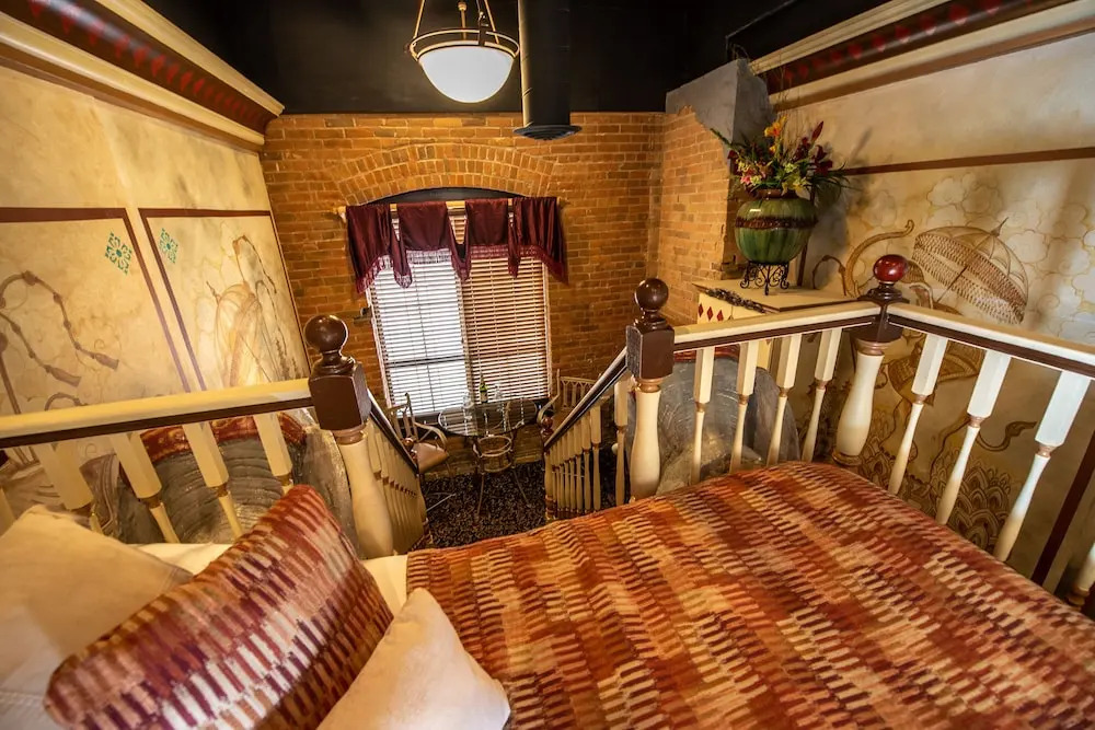 The Anniversary Inn - Fifth South