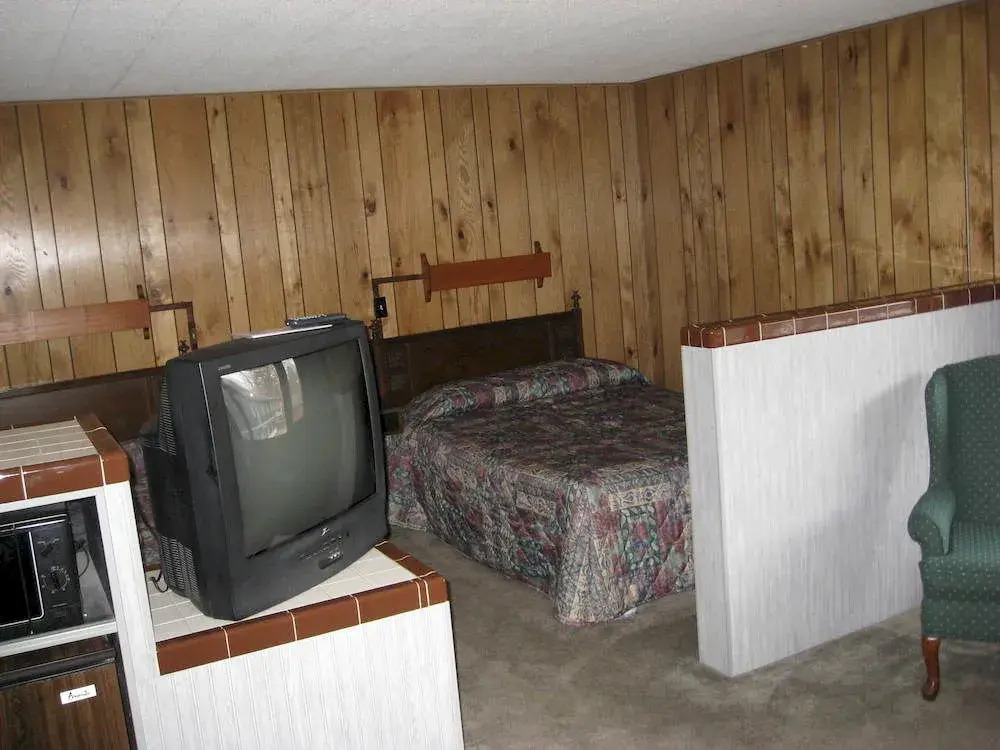 Oneida Village Inn