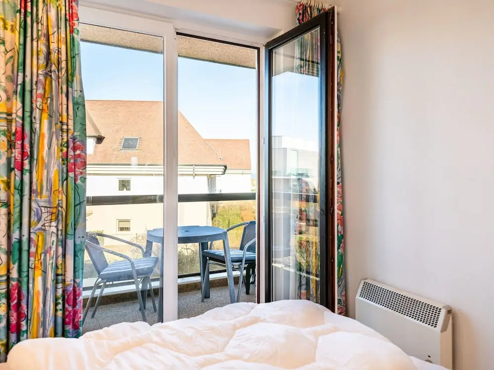 Apartment in Oostduinkerke With Garage