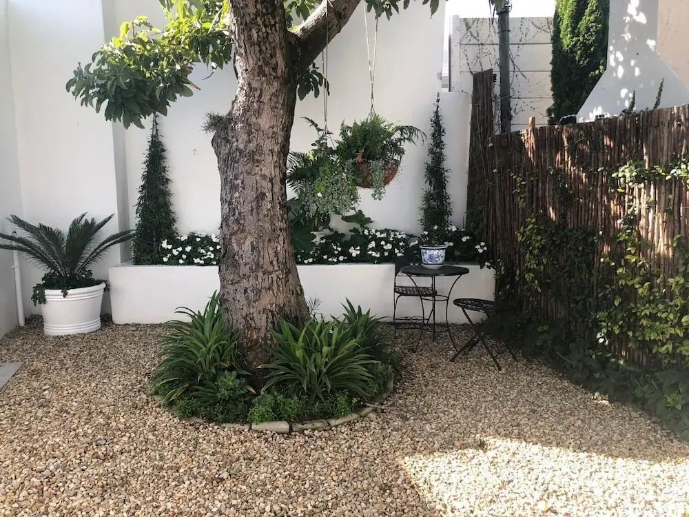 Central Claremont Garden Apartment