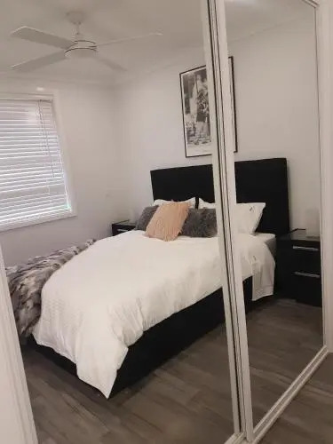 Edwin Place Apartment