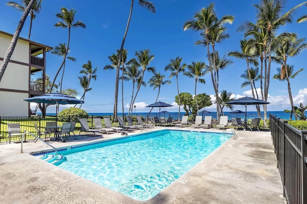 Kona Isle B3
