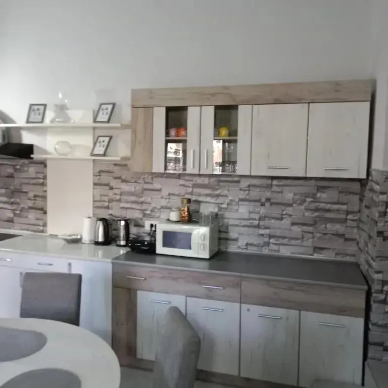 Apartmani Lena 1