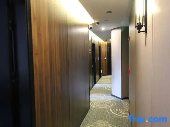 Shangyun Platinum Hotel (Lujiabang Road Subway Station, No.9 People's Hospital)