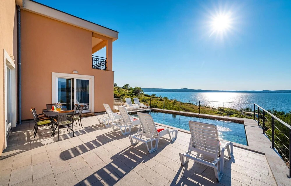 Amazing Home in Novigrad With 5 Bedrooms, Wifi and Outdoor Swimming Pool