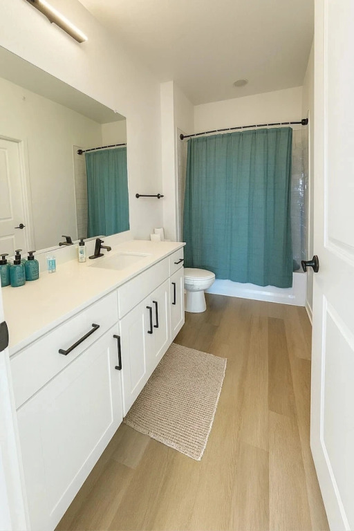 Stylish Workerfriendly 2BR Home + Gym Pool & Lndry