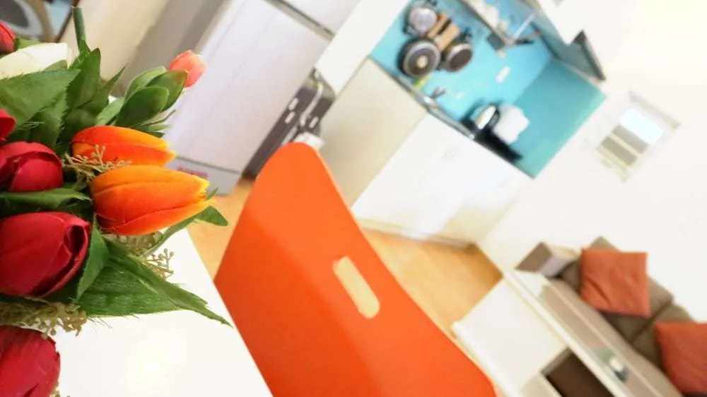 Smiley Apartment 2