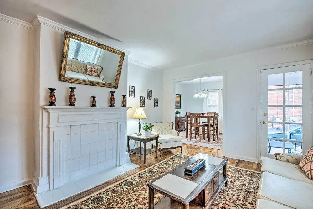 Cozy Atlanta Abode Near Theme Parks, Golf & Shops