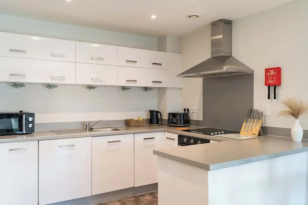 Cotels Centro Budget Busting Apartments! CENTRAL LOCATION, PARKING, FIBRE WIFI, SMART TV, FULLY EQUIPPED KITCHEN
