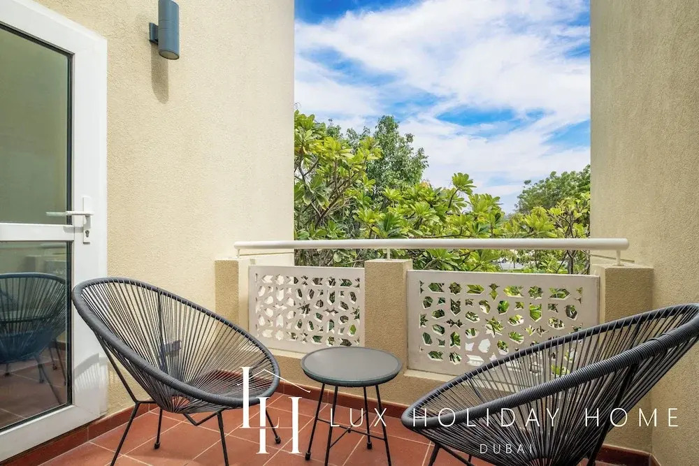 LUX The Meadows 5 Bed Villa