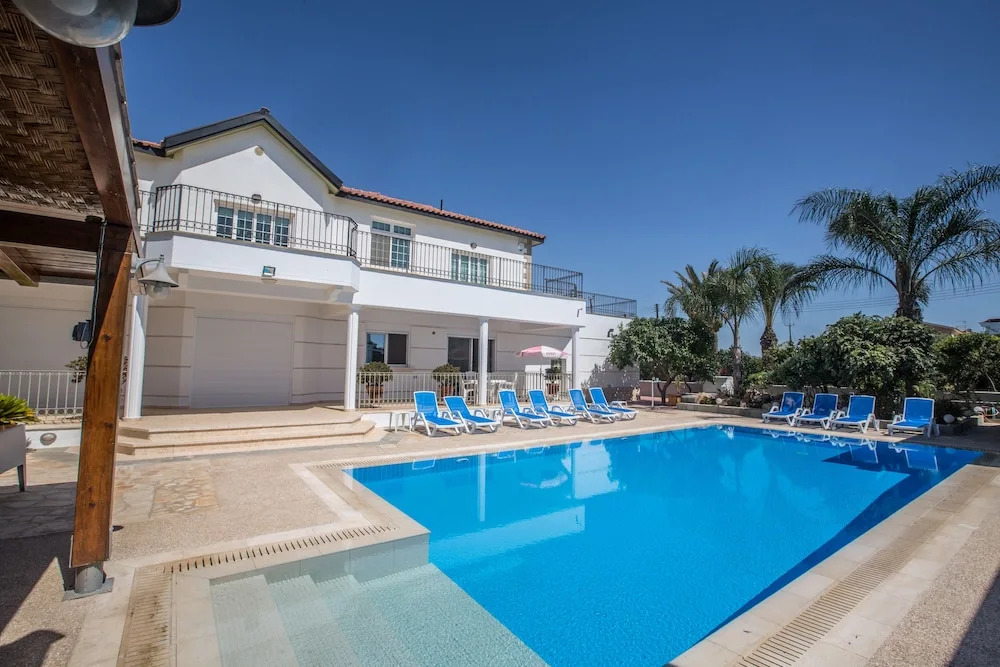 Papas Family Villa