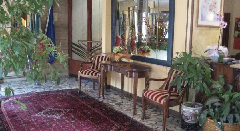 Domus Hotel Adele