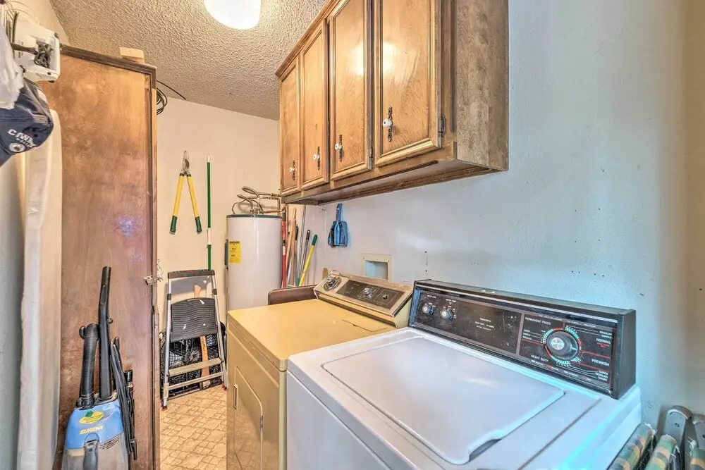 14 Mi to Ski Apache: Ruidoso Home w/ Deck & Grill!