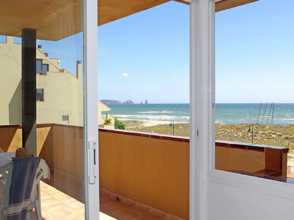 Spacious Apartment With sea View and Directly on the Beach