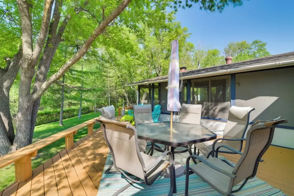 Home Rental on Detroit Lake: Dock, Game Room