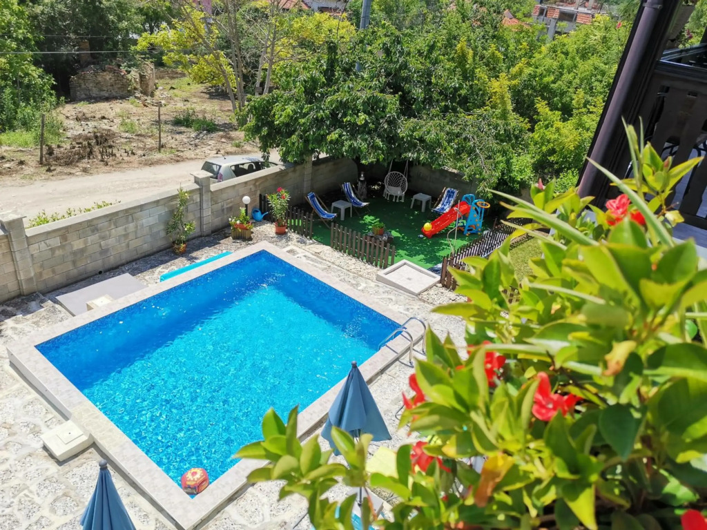 Villa Holly