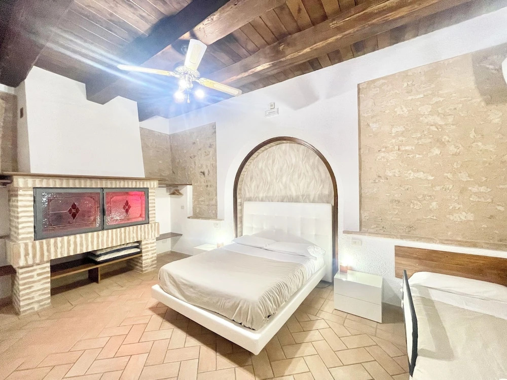 Luxurious Umbrian Villa with Private Pool and Stunning Views