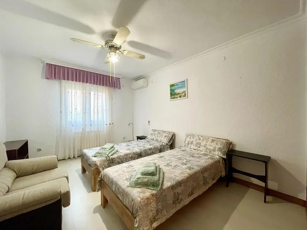 Villa in Roquetas near Beach & Pool
