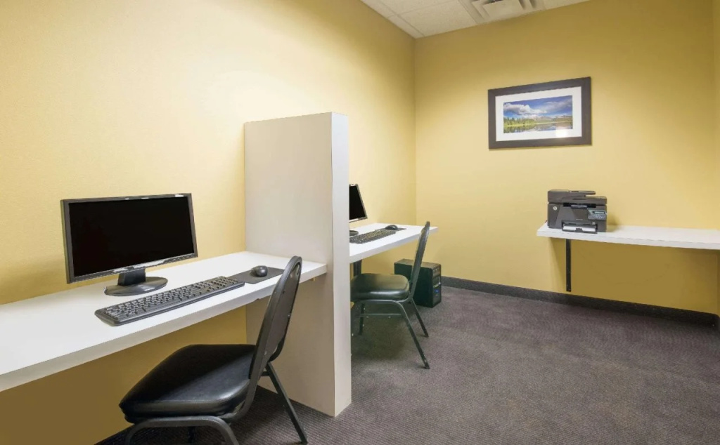 Ramada by Wyndham Williston Airport