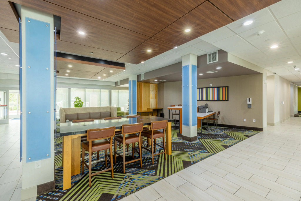 Holiday Inn Express & Suites Lindale - Tyler by IHG