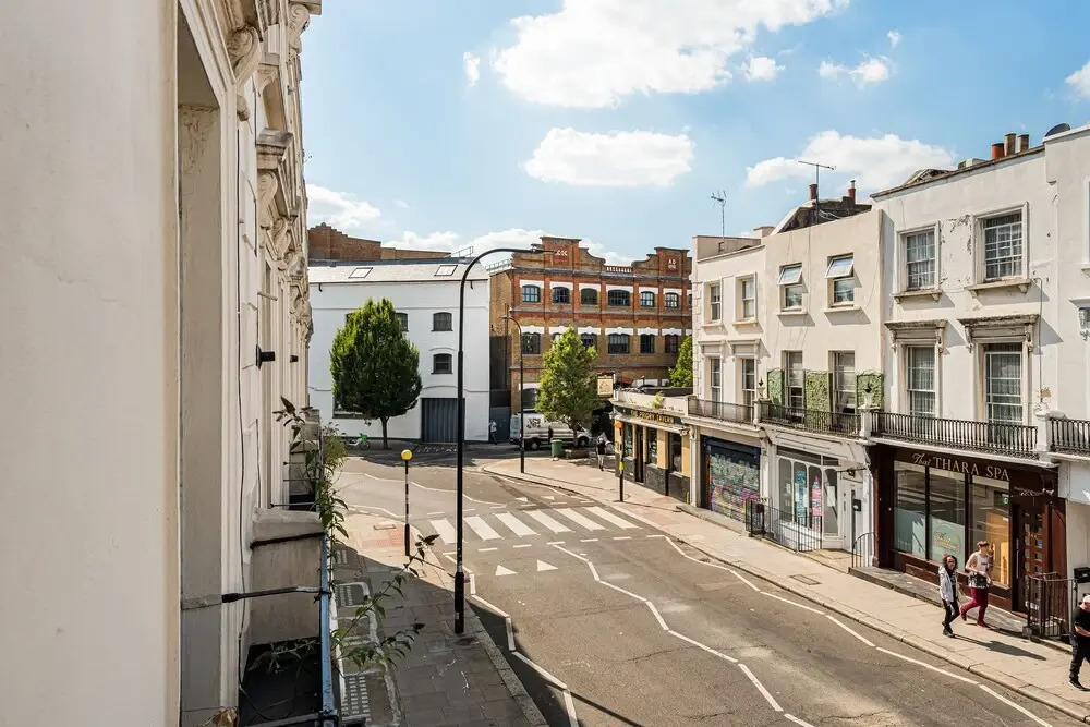 Charming one Bedroom Flat Near Maida Vale by Underthedoormat