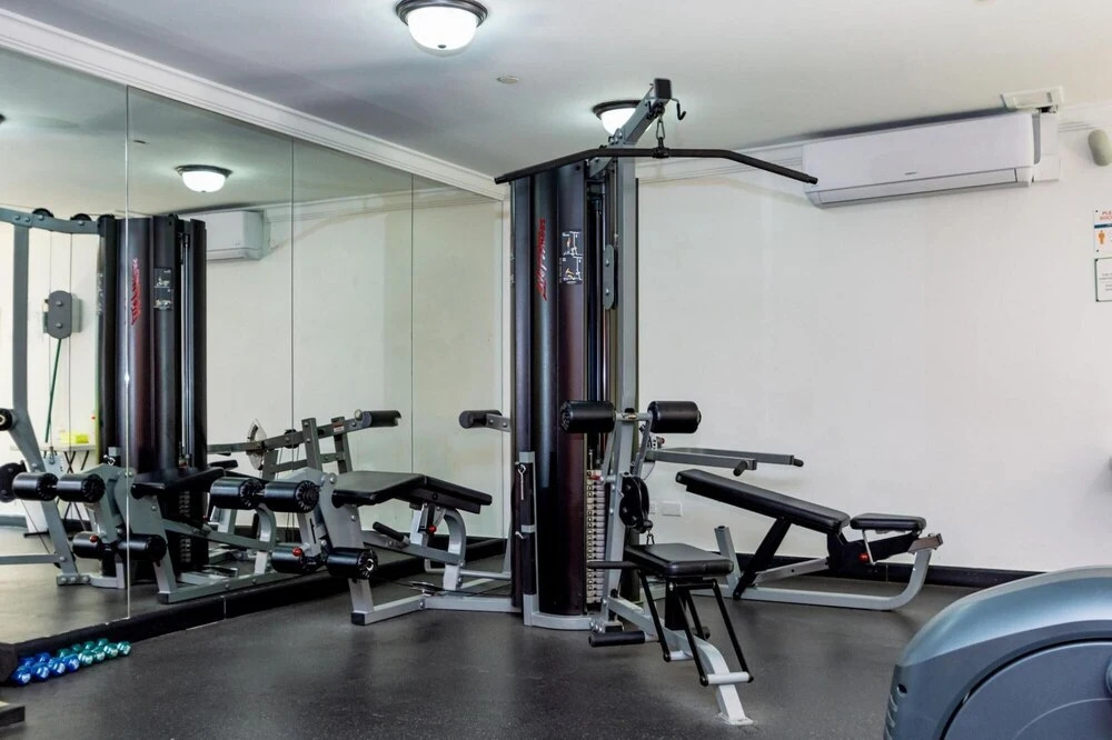 2BR Condo 5 Location w Amazingviews Pool GYM