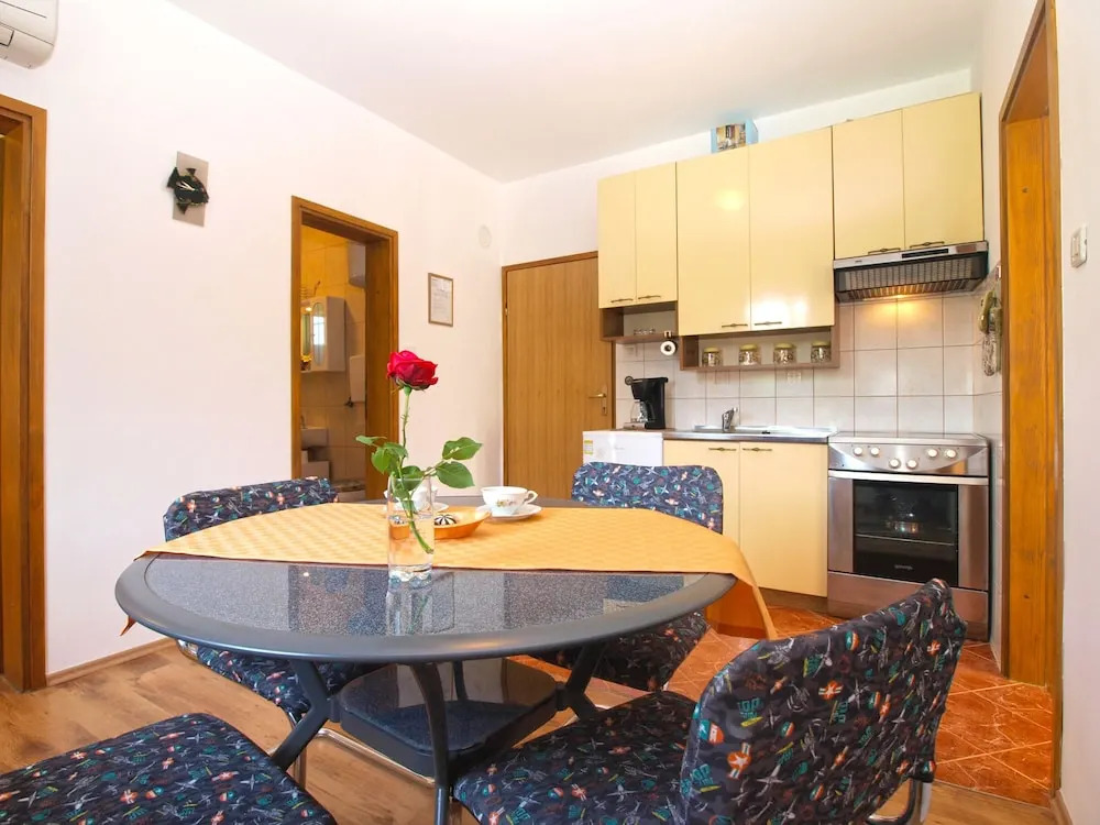 Apartment 91