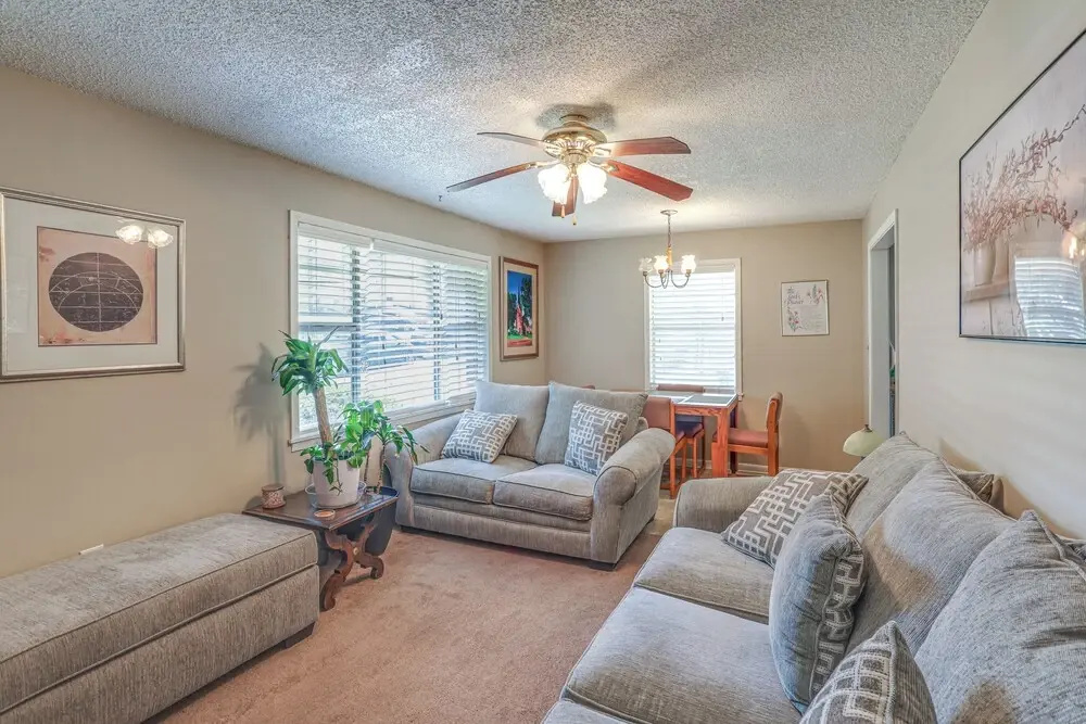 Cozy Home w/ Grill: Walkable Oxford Location