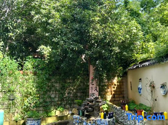 Shenianli B&B (Ancient Kiln Folk Customs Expo Area Chinese Ceramics Museum Store)