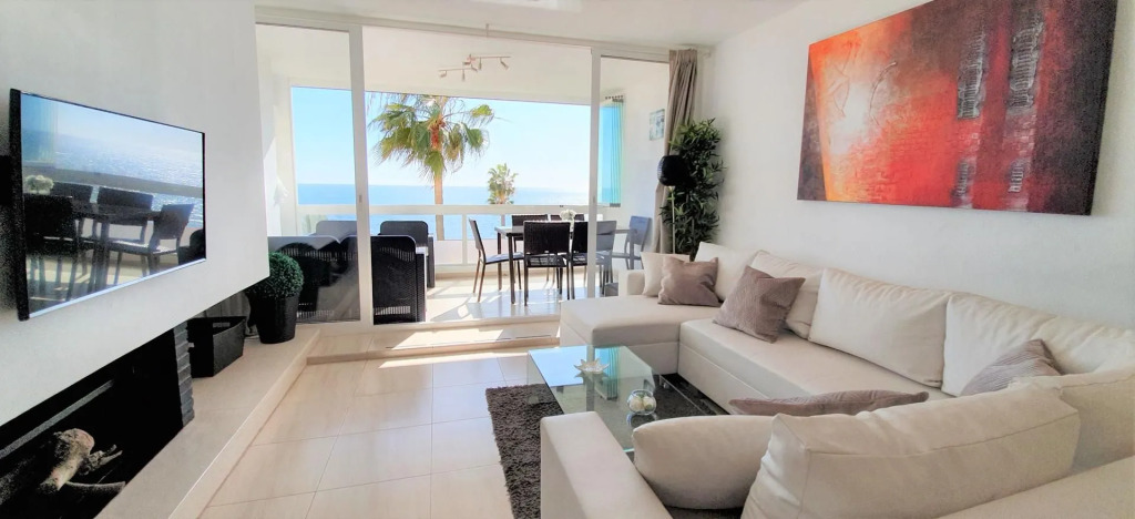 BRIGHT, MODERN TOP FLOOR APARTMENT WITH WONDERFUL SEA VIEWS - DOñA LOLA PATRICIA - MIJAS COSTA - CS1