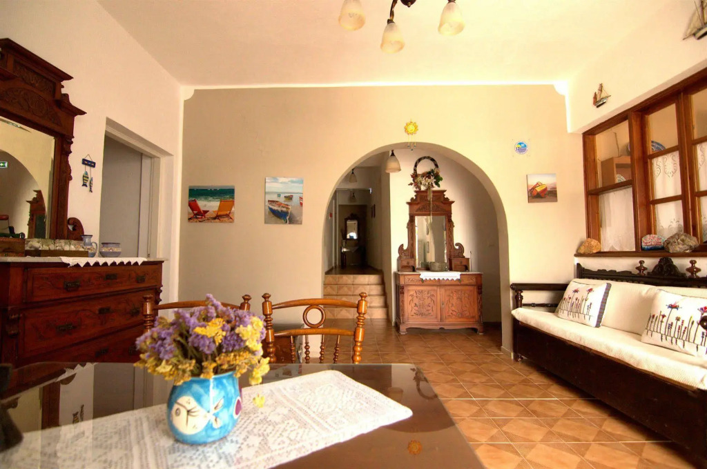 Avra Pension